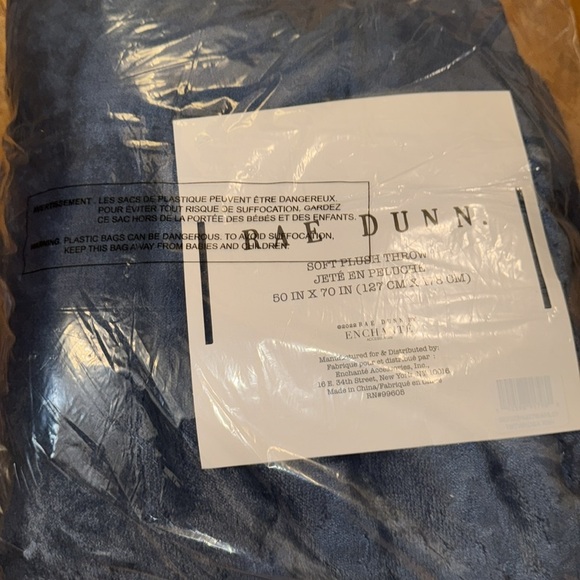 NWT Rae Dunn Peace On Earth Blue Plush Throw/Blanket 50x70 Holiday/Christmas - Picture 3 of 3